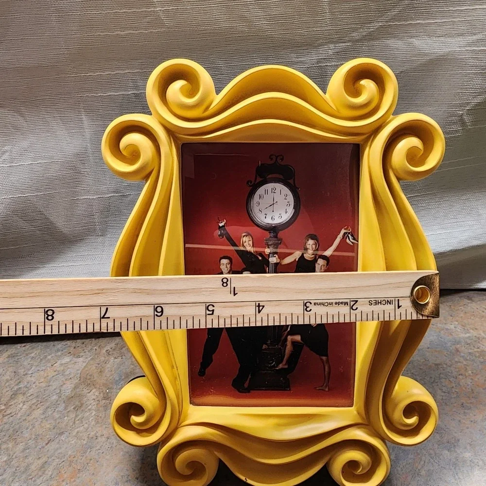 Friends TV Yellow Door Frame/Pic F•R•I•E•N•D•S Iconic frame Peephole Collect